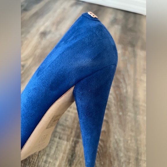 Mavette Royal Blue Pumps - Picture 10 of 11